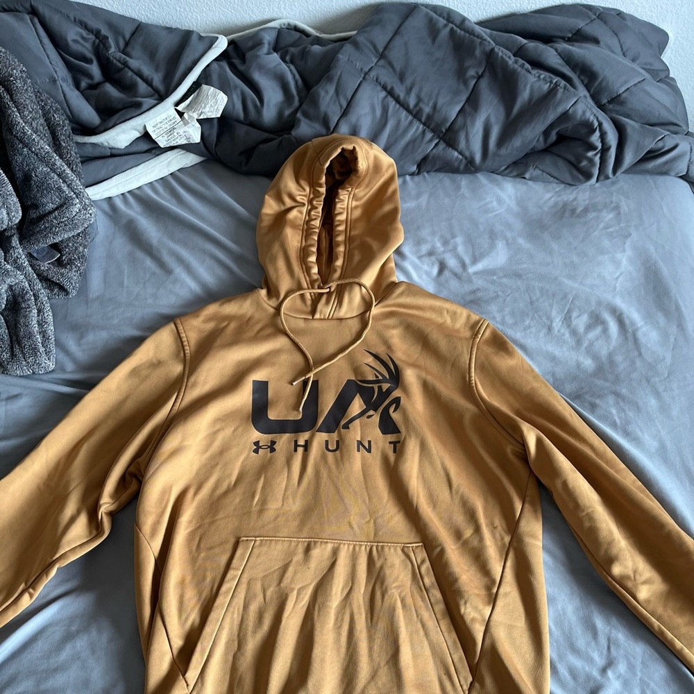 Under Armor SweatShirt